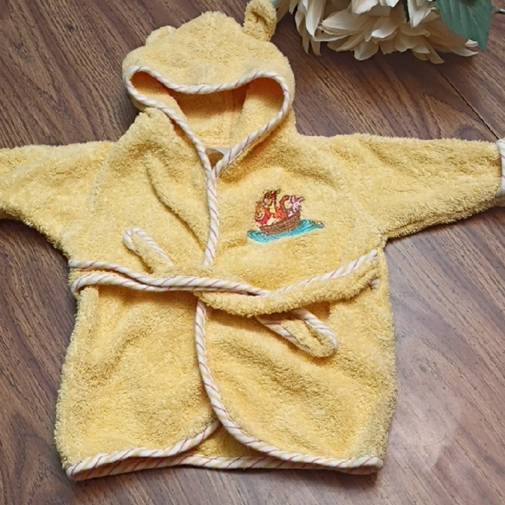 🍯🌟 Vintage Winnie The Pooh Disney Baby Bathrobe With Embroidery